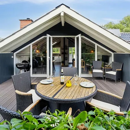 Erke - 800m From The Sea By Interhome *