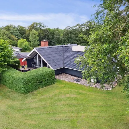 Erke - 800m From The Sea By Interhome